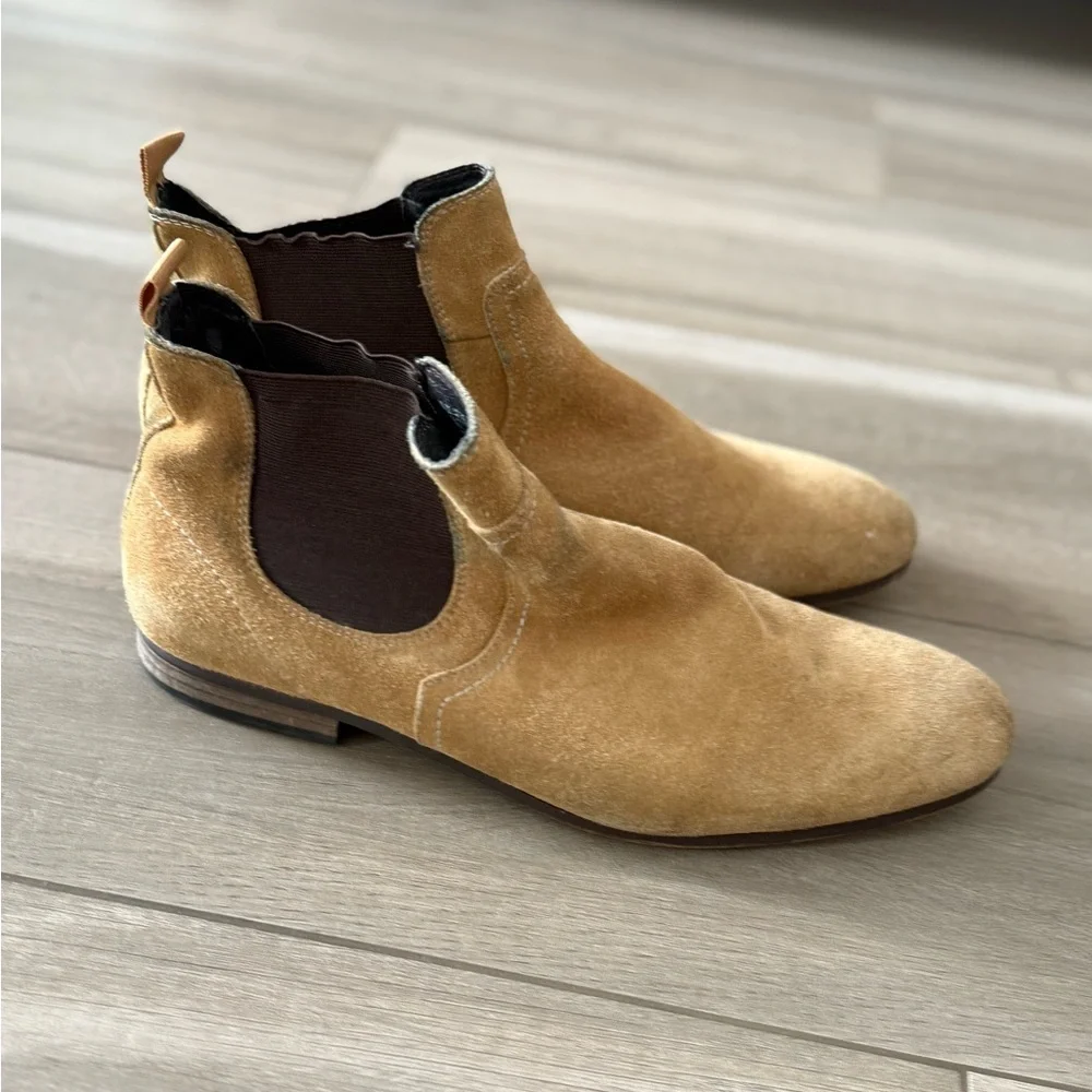 Trail Tan Suede Men's Chelsea Boots size 41